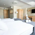 Boutique Provincja Winebar & アパートホテル