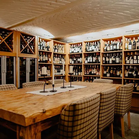 Boutique Provincja Winebar & 올슈틴